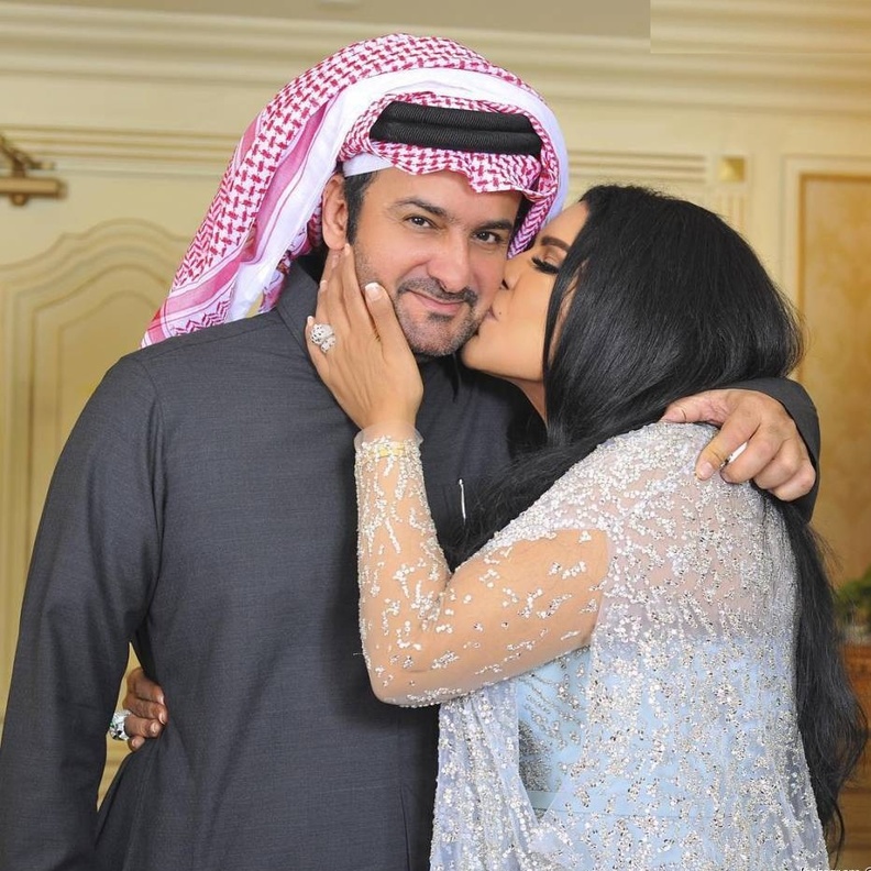 أحلام مع زوجها .زواج مستمر منذ عام 2003