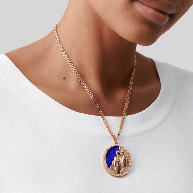 أروع المجوهرات المرصعة بأحجار اللازورد من أحدث مجموعات المجوهرات 