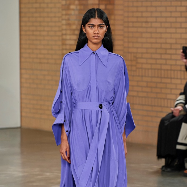 إستوحي من دار Proenza Schouler موديلات فساتين بأزرار