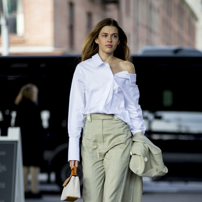 اطلالات مميزة للصبايا في القميص الأبيض