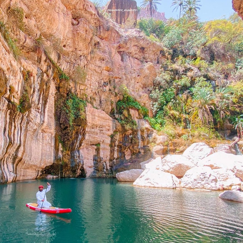 التنزه والسباحة في وادي شاب Wadi Shab