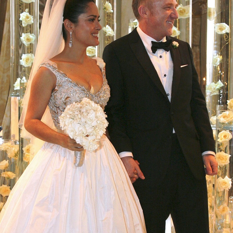 النجمة اللبنانية الاصل سلمى حايك تزوجت في 14 فبراير 2009