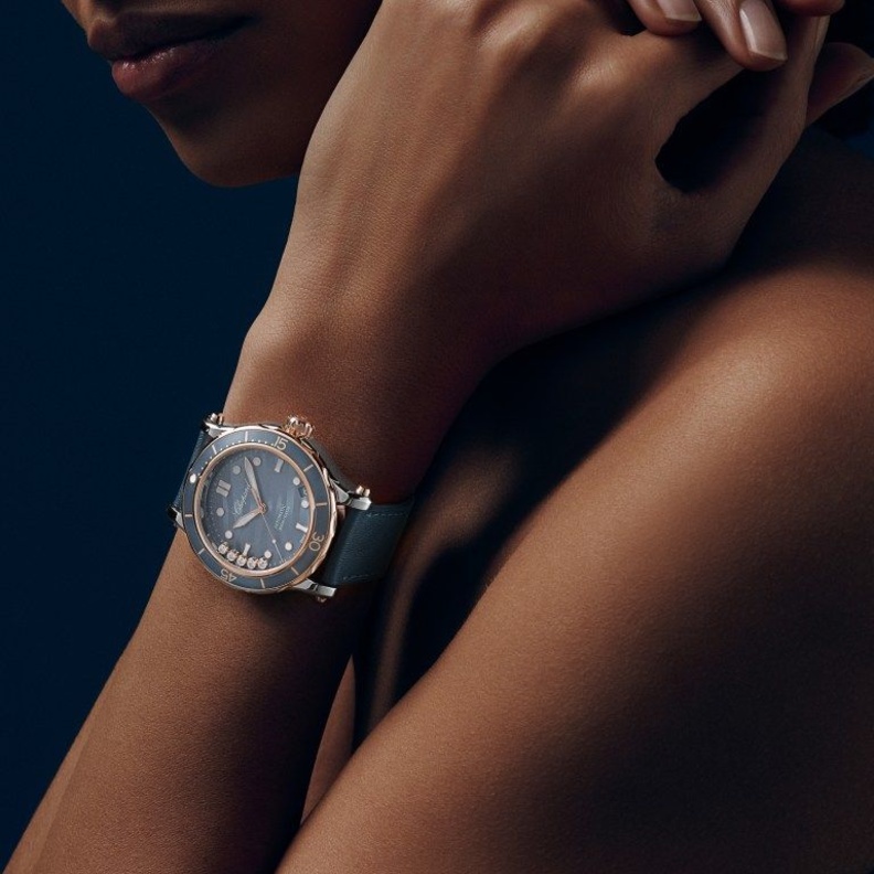 تألقي بتصاميم الساعات النسائية عتيقة الطراز