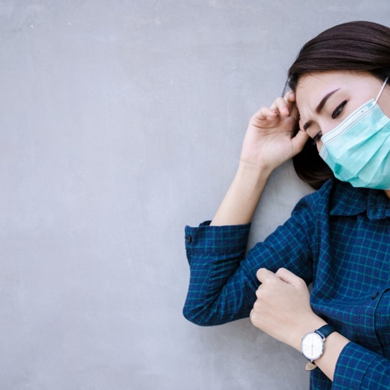 علامات الصداع الذي يدل على الاصابة باوميكرون