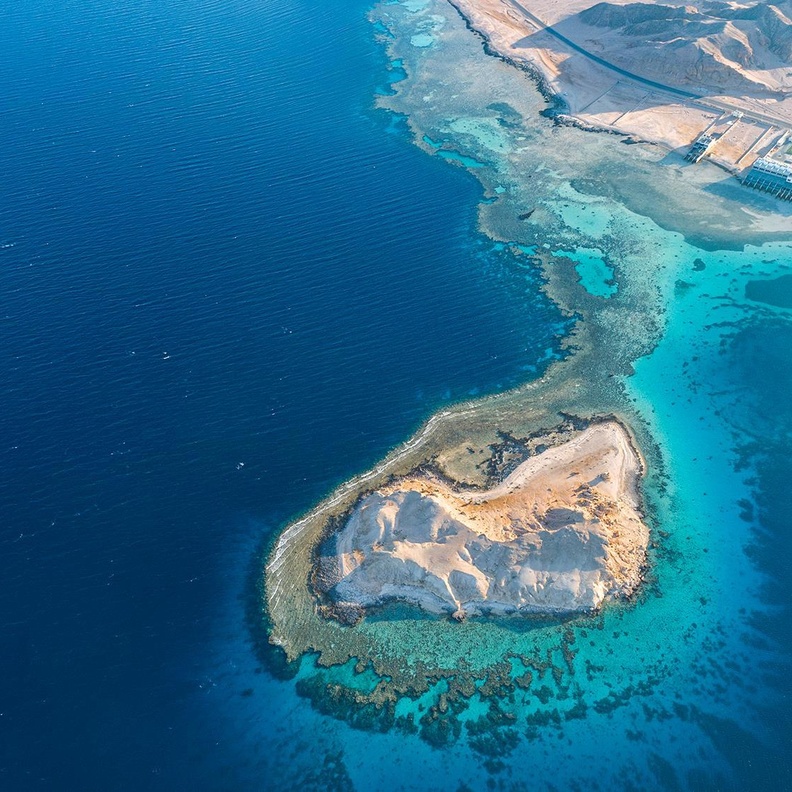 جزيرة الوصل.. أجواء بحرية ساحرة ومياه فيروزية تأسر القلوب