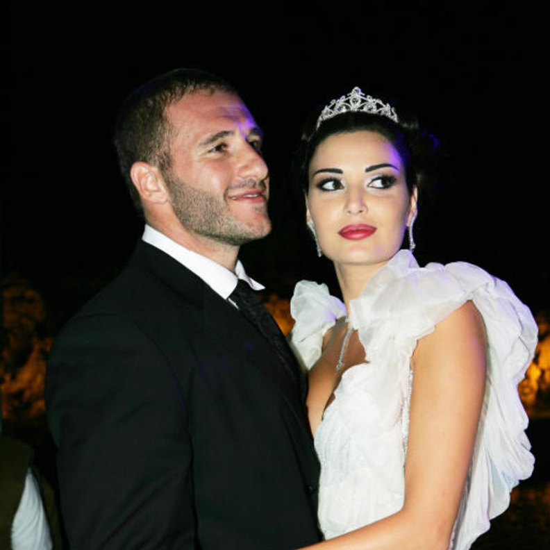 سيرين عبد النور مع زوجها في يوم الزفاف