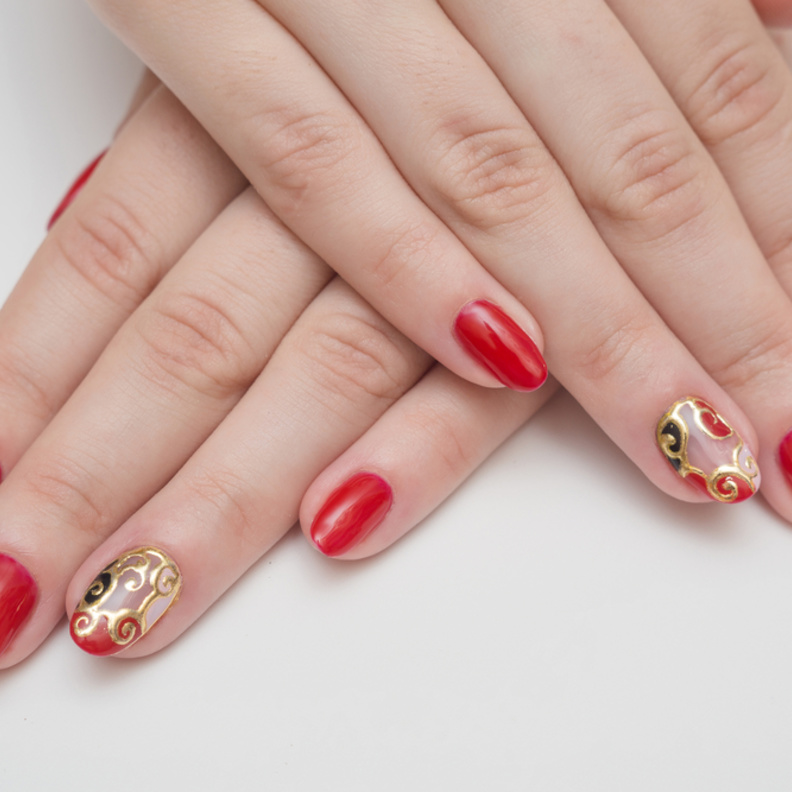 أفكار رسومات أظافر للإحتفال بيوم الحب العالمي 2022