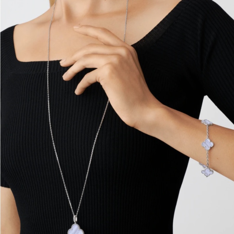 صورة من موقع Van Cleef & Arpels