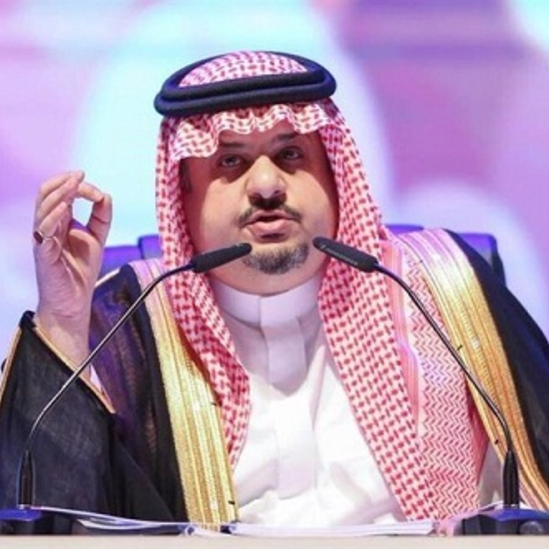 "عبدالرحمن بن مساعد" يعلن إطلاق "مسرحية شعرية غنائية سعودية" الأولى من نوعها في المملكة