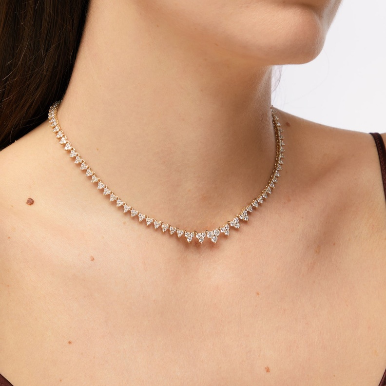 عقود الماس ناعمة لاطلالتك في السهرة