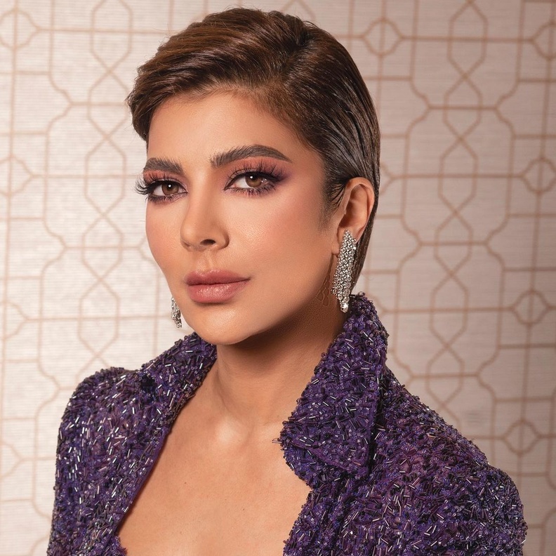 أصالة نصري تعتمد نيو لوك الشعر الأشقر في أحدث ظهور لها