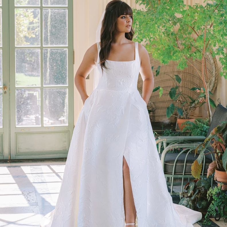 فساتين زفاف للعروس الممتلئة@annebarge