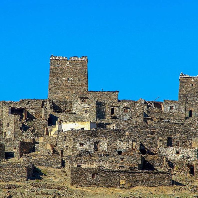 قرية الكلادا التاريخ والطبيعة الساحرة في الطائف