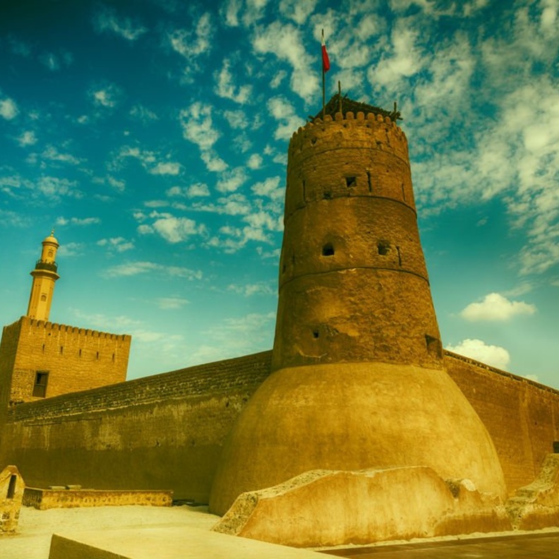 قلعة الفهيدي وتجربة تراثية ساحرة