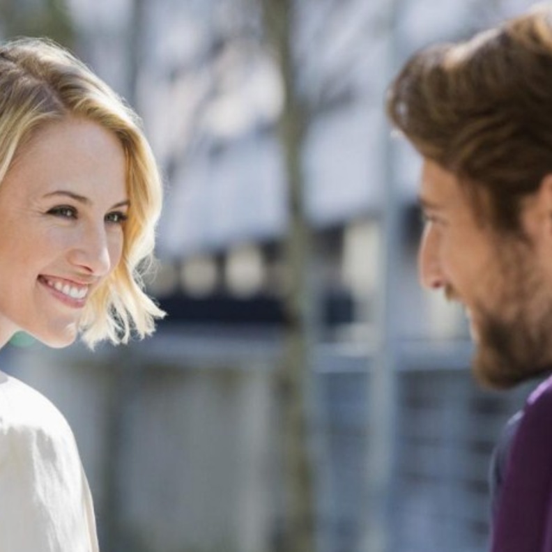 ما هي علامات الحب عند الرجل الجريء