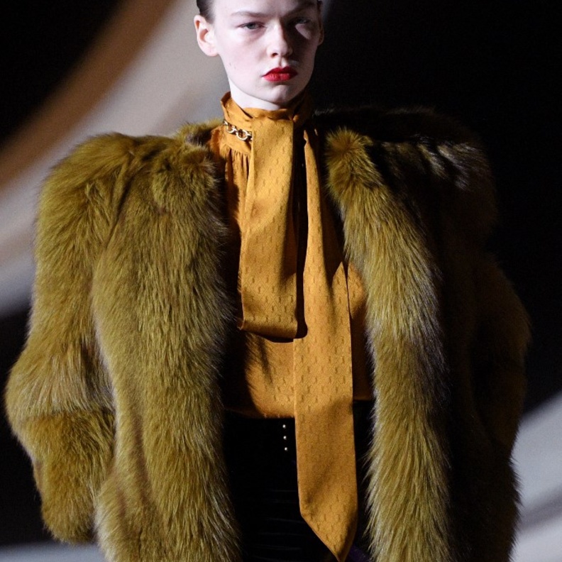 من عرض سان لوران لخريف وشتاء 2020-2021