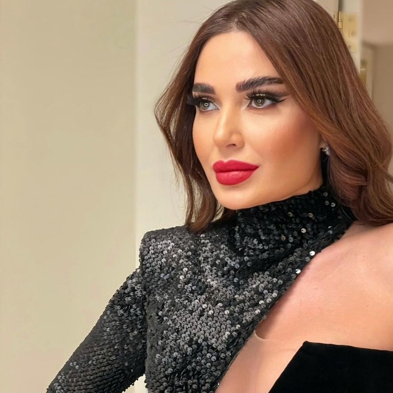 أحدث صيحات أحمر الشفاه القوي من وحي النجمات