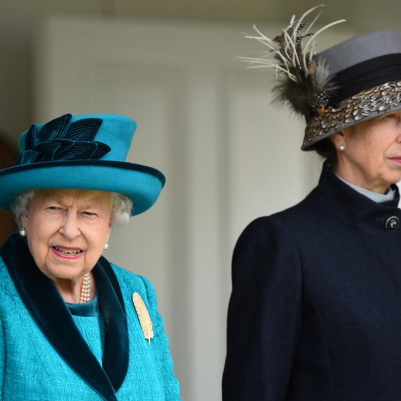 تعرفي على وجبة الإفطار الشهية التي تحبها الملكة إليزابيث وابنتها الأميرة آن