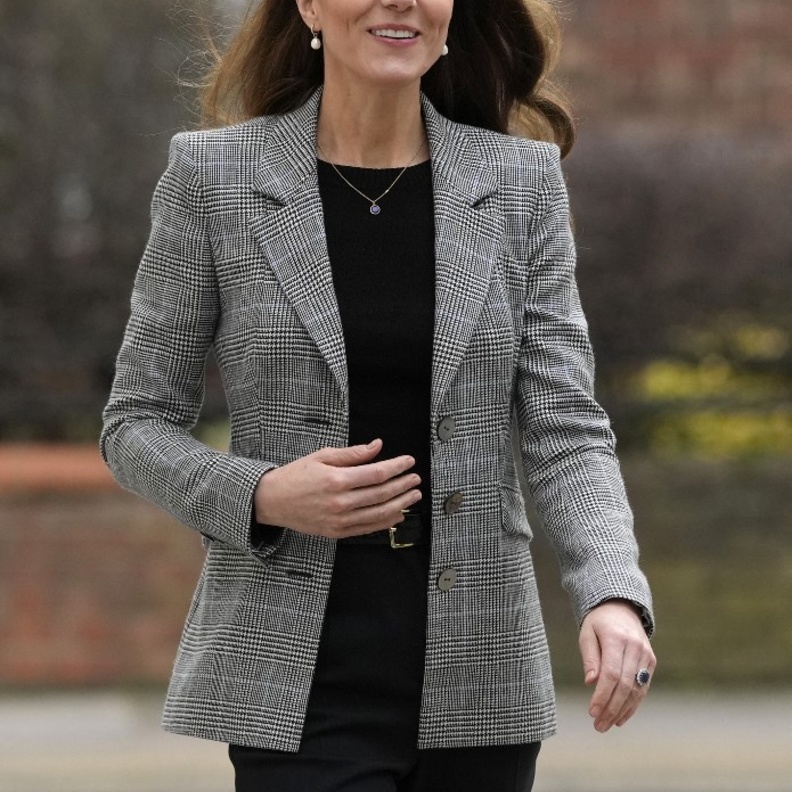 صور أحدث إطلالات كيت ميدلتون كلاسيكية وتظهر جسمها النحيف