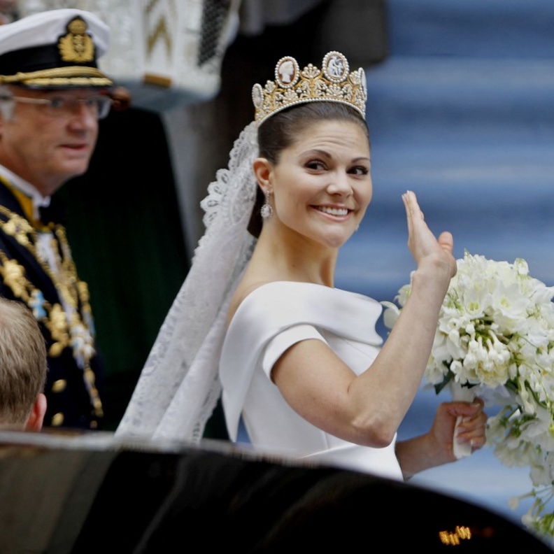 لماذا كسرت الأميرة فيكتوريا القواعد السويدية في حفل زفافها؟