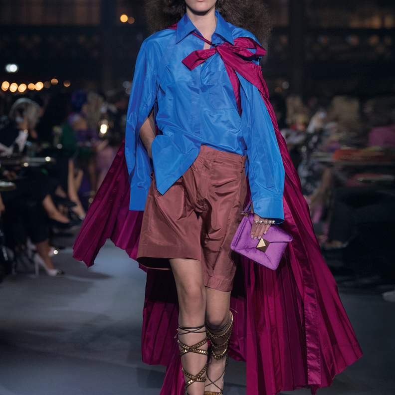 مجموعة فالنتينو Rendez-Vous تعيد إحياء إطلالات أيقونية لا تنسى