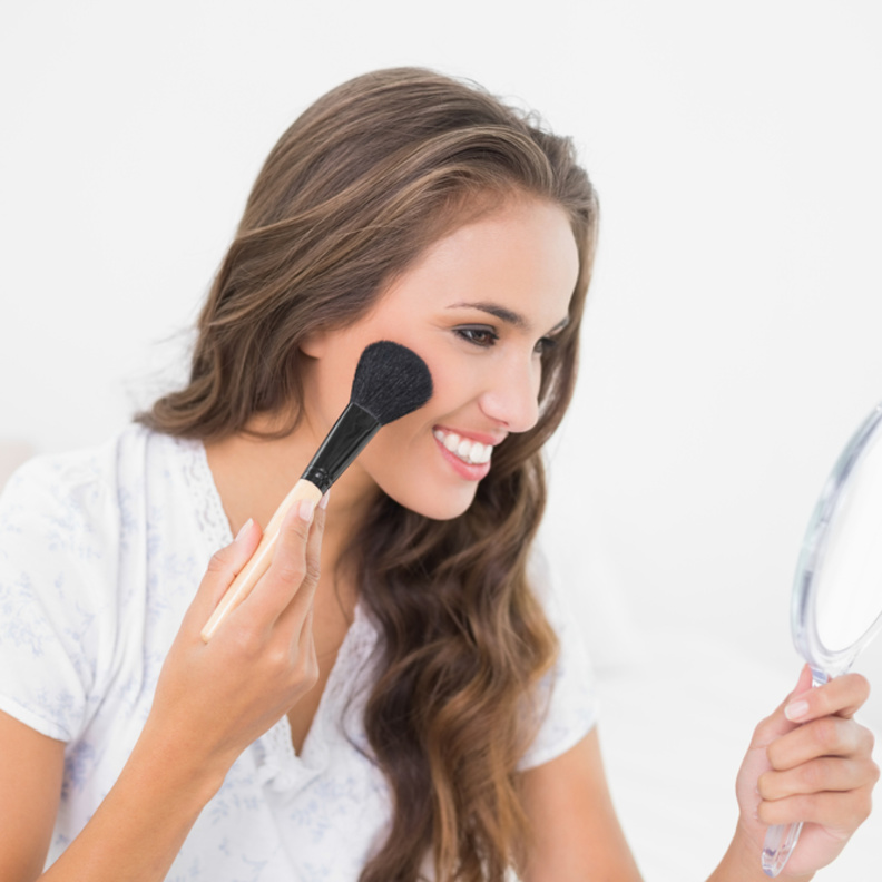 فوائد استخدام فرش المكياج المصطنعة