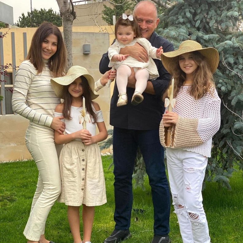 جوم تحدوا الفوارق العمرية وعاشوا أجمل قصص حب بينهم نانسي عجرم