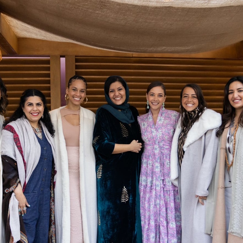سمو الأميرة ريما بنت بندر والنجمة اليشيا كيز في جلسة حوارية مع سيدات الأعمال السعوديات بالعلا
