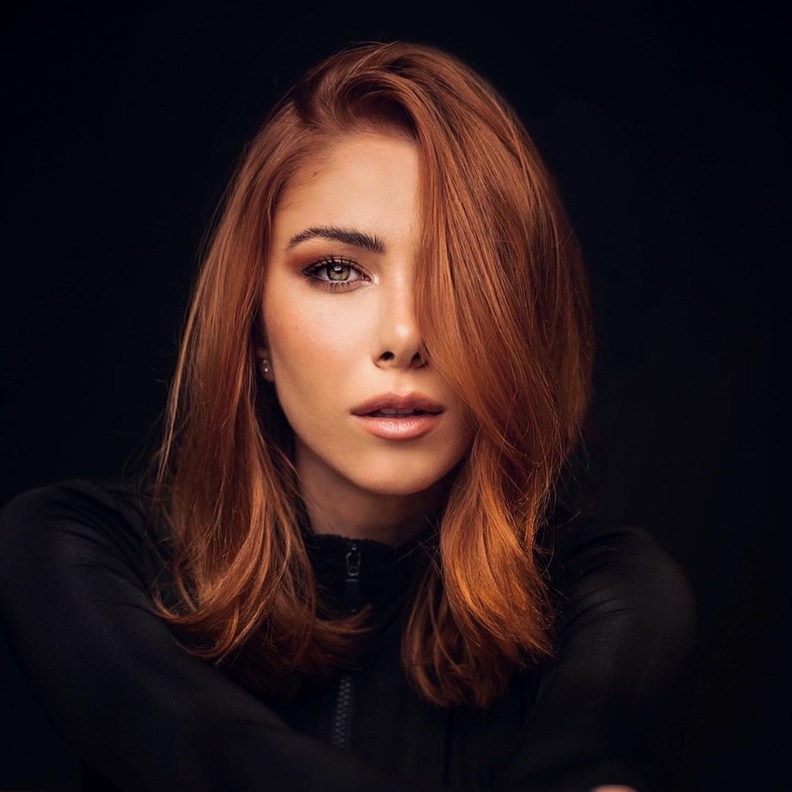 دانييلا رحمة في أحدث نيو لوك لها تعود للشعر الأحمر