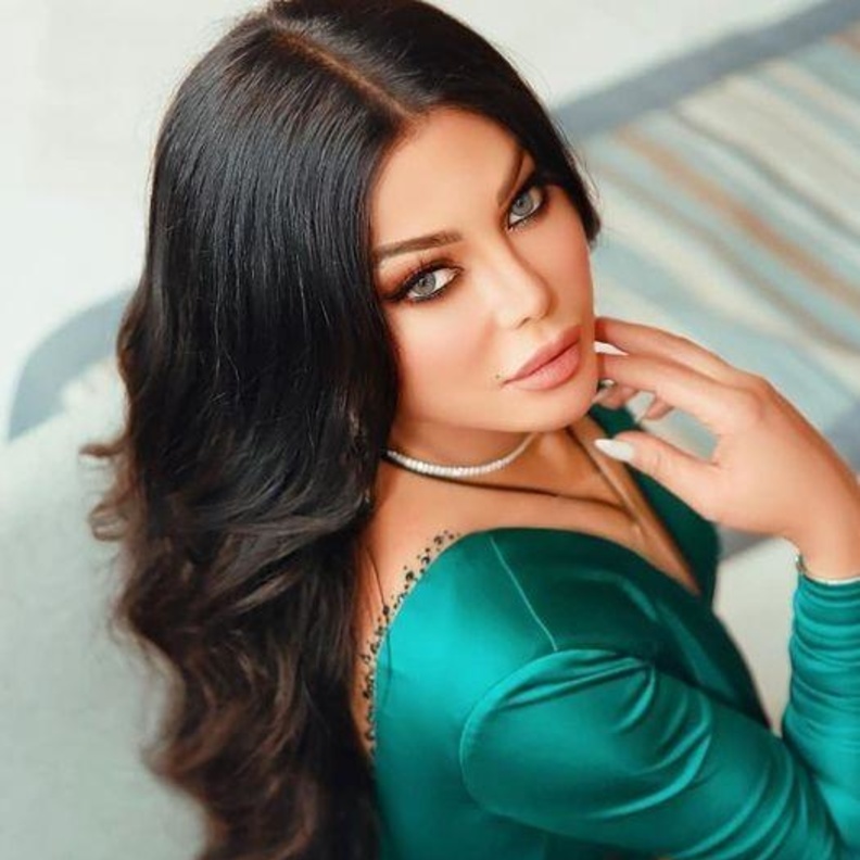 تسريحات شعر طويل من وحي النجمات بمناسبة يوم الحب 2022