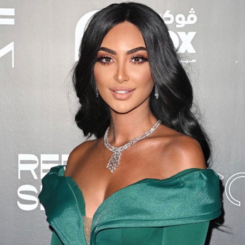 صور ترصد الشبه اللافت بين نور الغندور وفاشينيستا كويتية