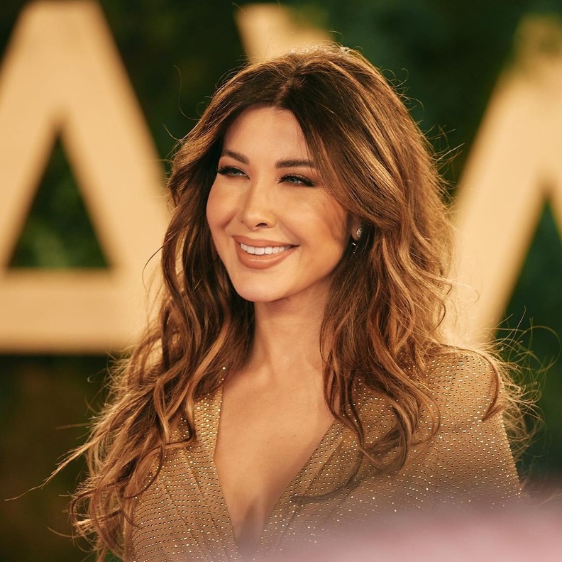 صيحات جمالية لافتة من وحي أحدث إطلالات نانسي عجرم