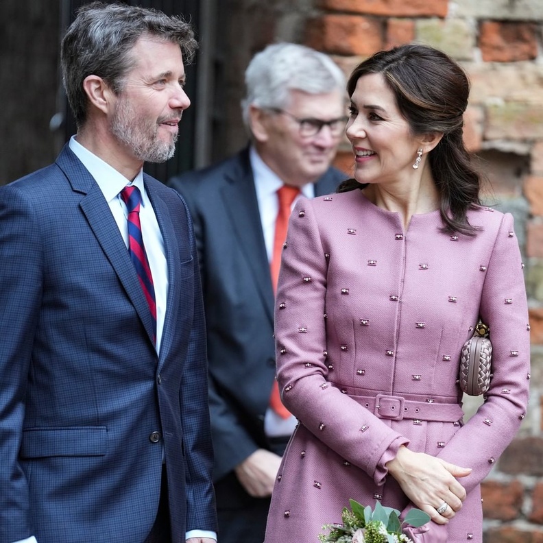 الأميرة ماري تفتتح معرض Mary and the Crown Princesses