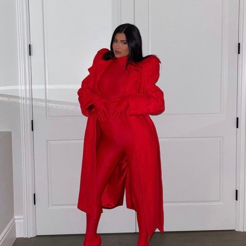 صور إطلالات كايلي جينير جريئة وساحرة خلال فترة حملها