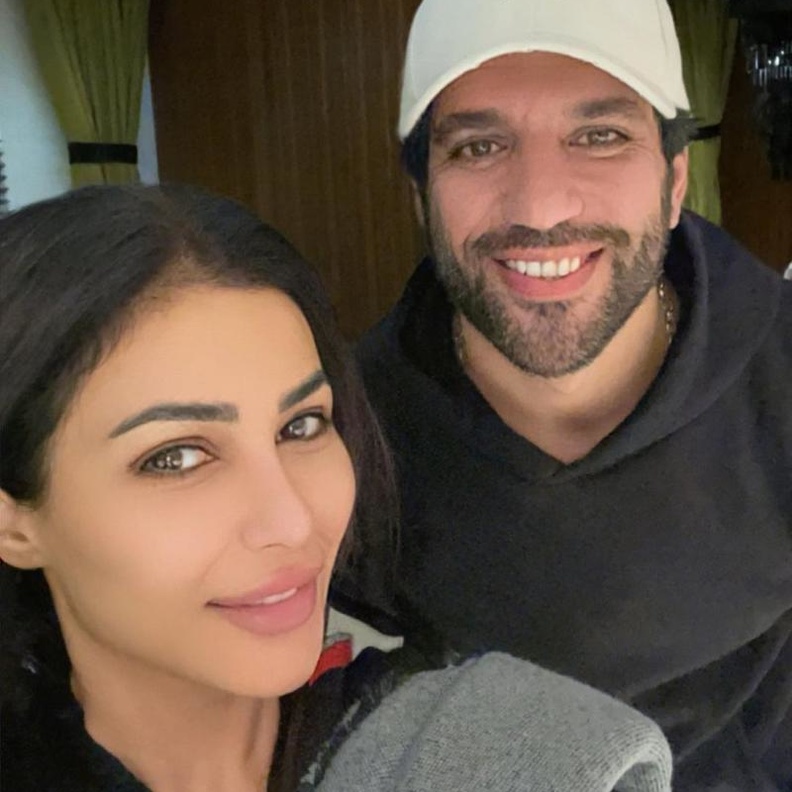 مهيرة عبدالعزيز تحتفل بنجاح "كازانوفا"