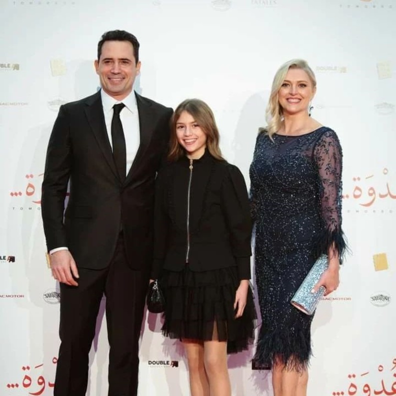 زوجة ظافر العابدين وابنته في عرض فيلم "غدوة"