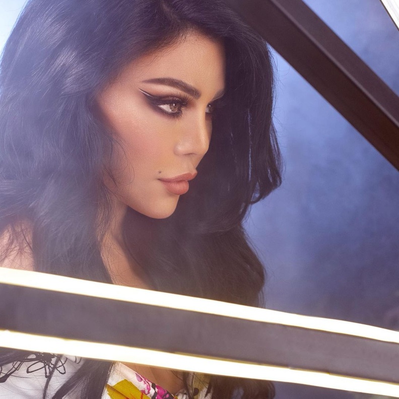  هيفاء وهبي تعتمد صيحة جديدة في مكياج العيون بأحدث إطلالاتها