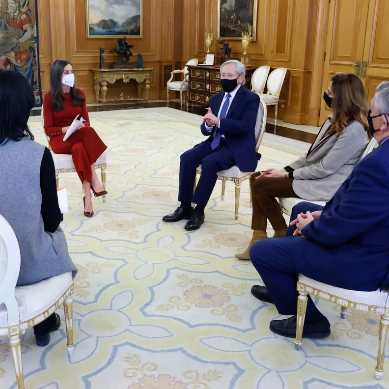 الملكة ليتيزيا تستقبل رؤساء محطات البث العامة الأيبيرية الأمريكية