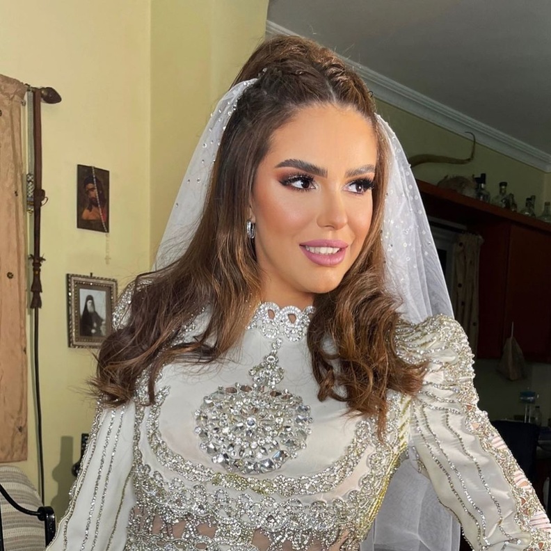 دنيا عبد العزيز