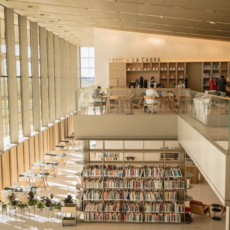 "بيت الحكمة" يدخل "بوابة الميتافيرس" في أول معرض للـNFT بالشارقة