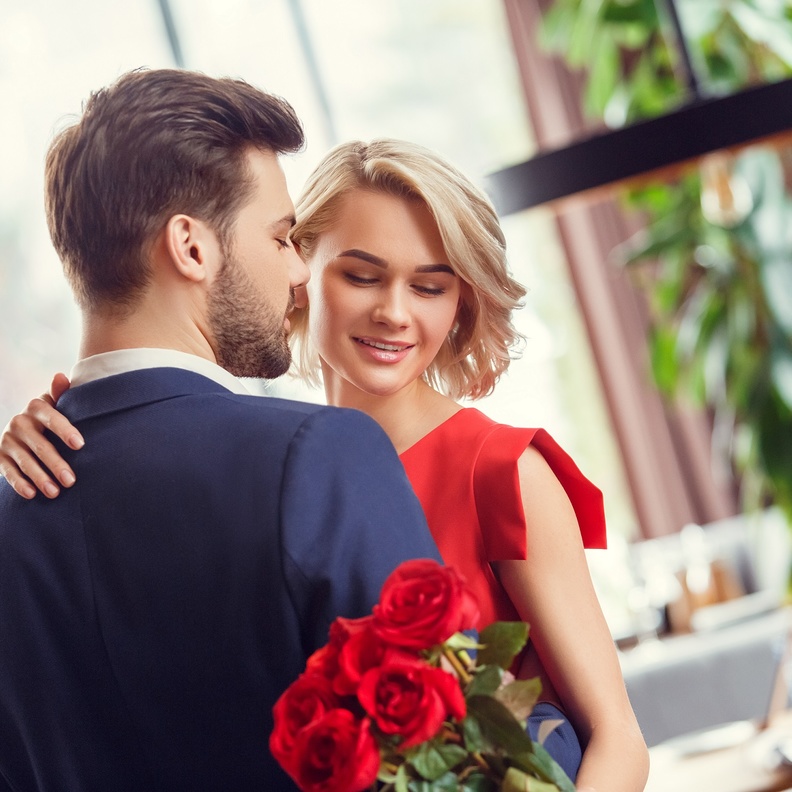 7 نصائح ذهبية تساعدك على جذب الرجل من اللقاء الأول