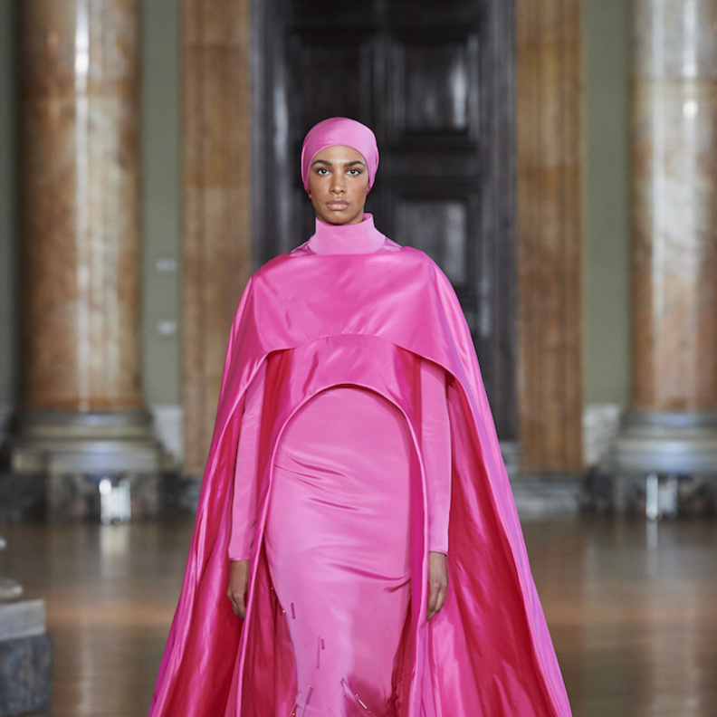 موديلات فساتين كوتور للمحجبات موضة 2022 من اسبوع الموضة في باريس