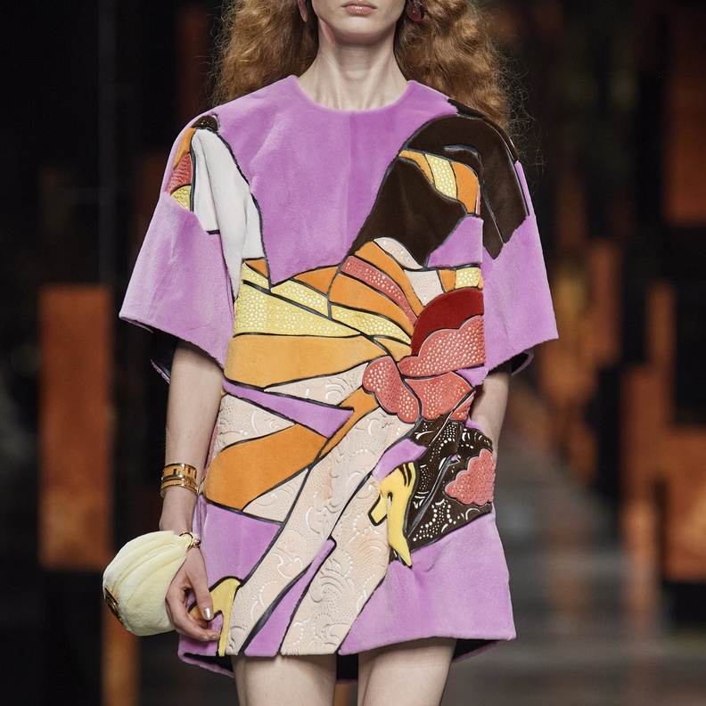 موديلات فساتين قصيرة 2022 متعدد الألوان من Fendi