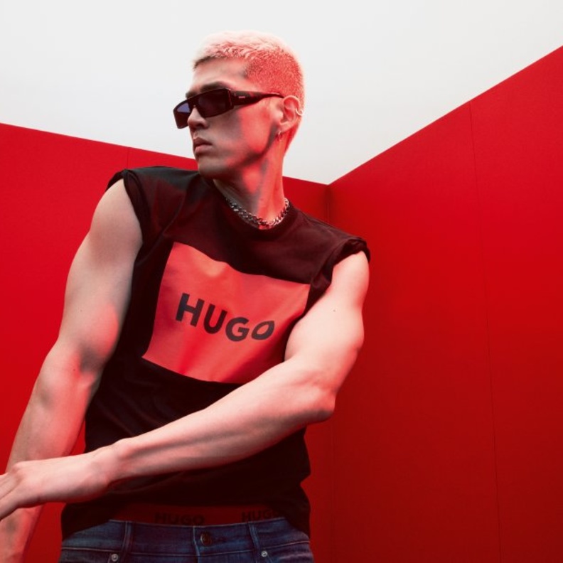 HUGO BOSS تطلق حملتَين عالميتين بمشاركة ألمع النجوم