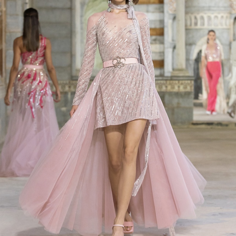 فساتين صيف 2022 مميّزة وأنيقة من George Hobeika