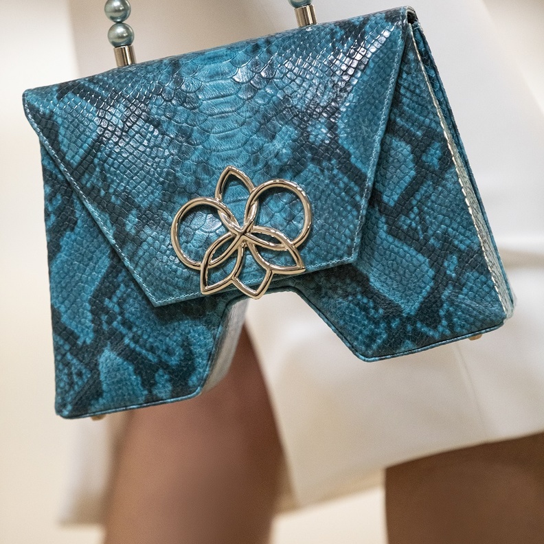 موديلات حقائب 2022 بتصميم عصري مميّز ولافت من Georges Hobeika