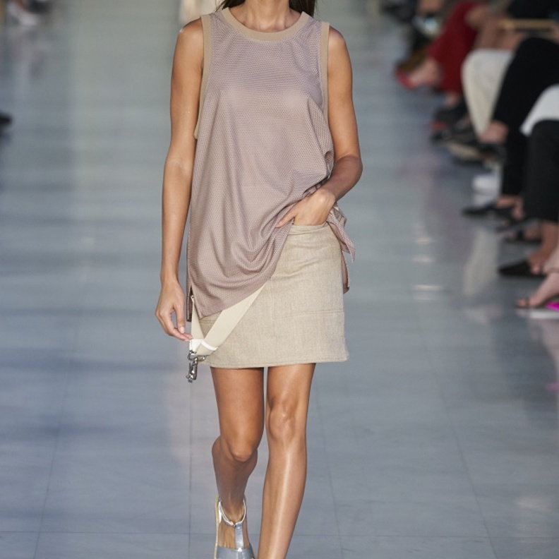 موديلات بلايز صيف 2022 فضفاضة من Max mara