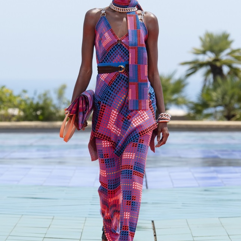 صور 3 طرق لتنسيق الوشاح في موسم صيف 2022