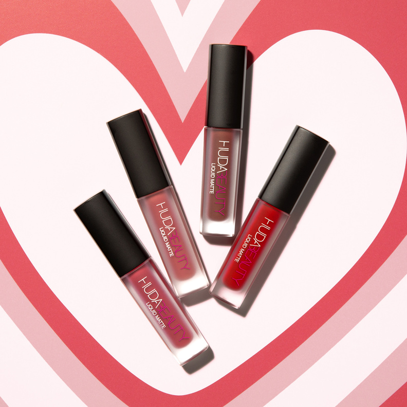 انشري الحبّ في عيده هذه السنة مع Huda Beauty! 