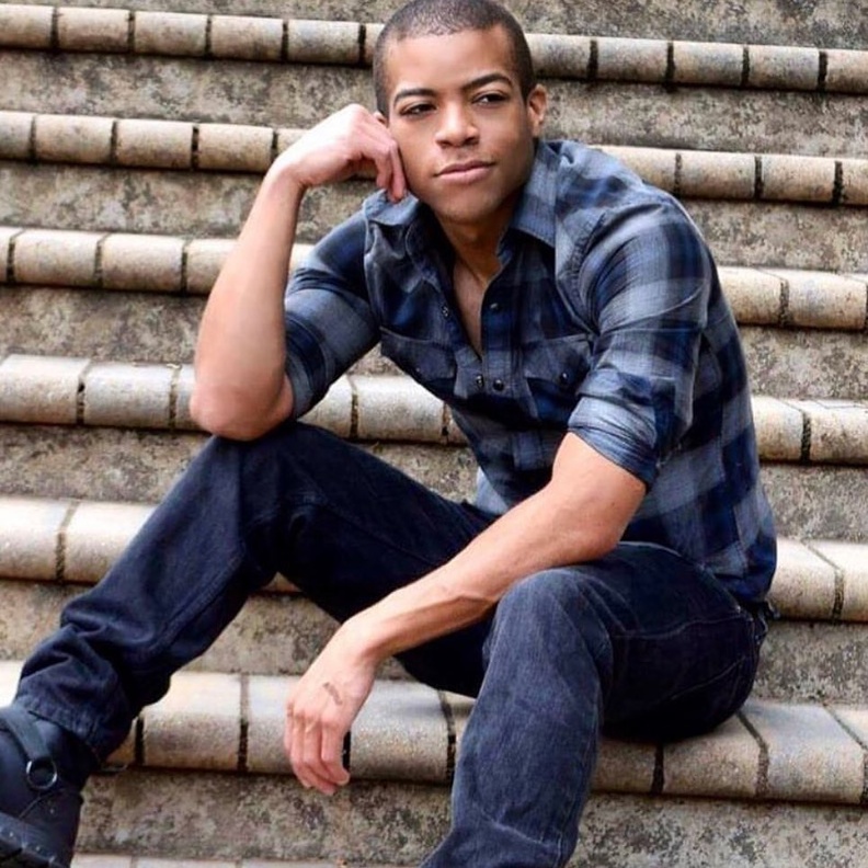 موسى جيه موسلي نجم مسلسل "The Walking Dead"